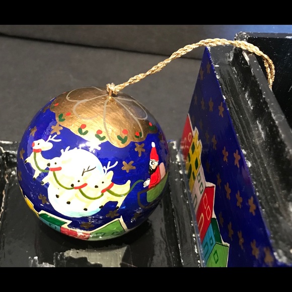 Vintage Wooden Box Hand Painted with Matching Wooden Ornament Made in India. - Picture 7 of 12